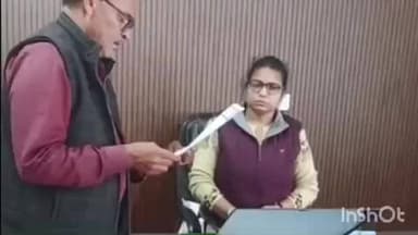 भितरवार: पुराना नगर परिषद भवन गिराने के मामले में पार्षद पति ने जांच की मांग करते हुए सीएमओ को ज्ञापन दिया