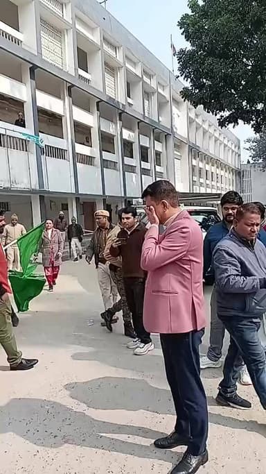 🚦🛣️ सड़क सुरक्षा माह–2026 का शुभारंभ
01 जनवरी से 31 जनवरी 2026 तक सड़क सुरक्षा माह का आयोजन किया जा रहा है। इस अवसर पर ...