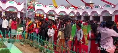 बाराहाट: मंदार महोत्सव सह बौसी मेला में कृषि प्रदर्शनी देखने के लिए उमड़ी भीड़, किसानों को दी जा रही है जानकारी
