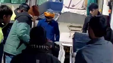 रंगरा चौक: एनएच-31 पर अज्ञात वाहन की टक्कर से युवक गंभीर, मायागंज रेफर