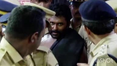 കൊച്ചി: കുപ്രസിദ്ധ ഗുണ്ടാ നേതാവ് മരട് അനിഷ് പോലീസ് കസ്റ്റഡിയിൽ