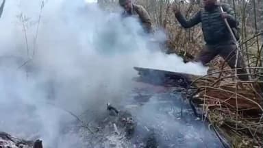 जोशीमठ: नंदादेवी राष्ट्रीय पार्क के जंगलों में लगी आग अभी भी धधक रही, निचले स्थानों की ओर आ रही आग को बुझाने में जुटे वन कर्मी