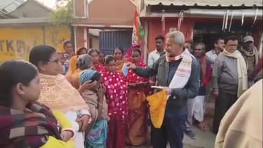 নলহাটি ১: পশ্চিমবঙ্গ সরকারের ১৫ বছরের উন্নয়ন তুলে ধরে উন্নয়নের সংলাপের বিশেষ অনুষ্ঠানে ভবানন্দপুর গ্রামে উপস্থিত নলহাটির বিধায়ক