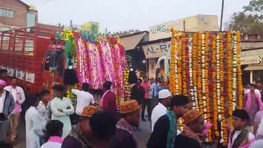 खुलताबाद: हजरत शाह खाकसार रह. यांच्या उरूसानिमित्त काढण्यात आलेल्या संदल मिरवणूकीने वेधले सर्वांचे लक्ष