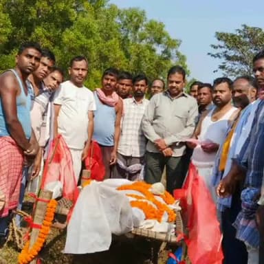 ईचागढ़: चिमटिया गांव निवासी पूर्व मुखिया कमरेड का निधन