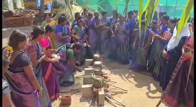 நாகப்பட்டினம்: நகராட்சியில் தூய்மை பணியாளர்களுடன் கோலாகலமாக நடைபெற்ற சமத்துவ பொங்கல் விழா : நகர்மன்ற தலைவர், உறுப்பினர்கள், ஊழியர்கள் பொங்கல் வைத்து, விளையாட்டுப்