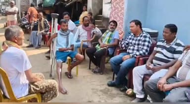 ରାୟଗଡା: ରାମନାଗୁଡା ବ୍ଲକର ପାରିକ୍ଷିତି ପଞ୍ଚାୟତ କାର୍ଯ୍ୟାଳୟରେ ଭତ୍ତା ବଣ୍ଟନ ଦେଖିବା ସହ ଚାକୁଣ୍ଡା ଗ୍ରାମବାସୀଙ୍କ ସହ ଆଲୋଚନା କଲେ ବ୍ଲକ ଅଧକ୍ଷ