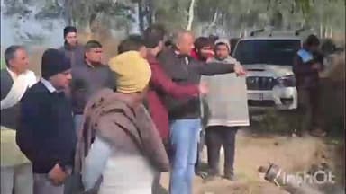 चरखी दादरी: विधायक ने नीमडी के पास दादरी डिस्ट्रीब्यूटरी टूटने से हुए नुकसान का किया निरीक्षण, अधिकारियों को दिए निर्देश