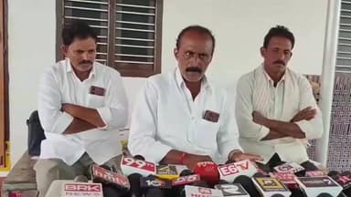 కోదాడ: రికార్డుల ప్రకారమే భూమి సాగు శ్రీరంగాపురం కి చెందిన రైతులు సైదిరెడ్డి వెంకటరెడ్డి