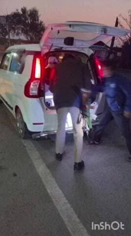 घोसवरी: घोसवरी पुलिस ने थाना क्षेत्र के विभिन्न चौराहों पर लगाया सघन वाहन जांच अभियान