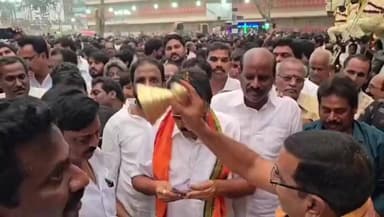 కొత్తపేటలో ప్రభలను సందర్శించిన ఎమ్మెల్యే బండారు సత్యానందరావు