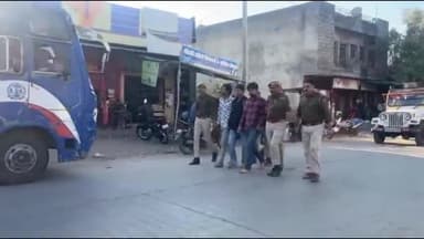 पचपहाड़: मेघवालो का खेड़ा तिराहे पर युवकों ने एक-दूसरे पर तानी पिस्टल, तीन युवक गिरफ्तार