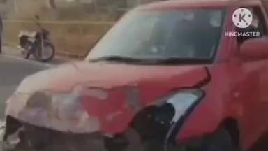 కదిరి పట్టణంలో కారు టైర్ పంచర్ కావడంతో రోడ్డు డివైడర్ ని ఢీకొని ముగ్గురికి గాయాలు