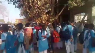 चिचोली: पटाखेड़ा के ग्रामीण ने विकास के लिए दान दी ज़मीन, बना दी ग्रेवल सड़क