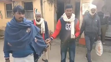 पिपरिया: पिपरिया थाना पुलिस ने डीह पिपरिया से 3 कुर्की वारंटी और पथुआ गांव से 1 NBW वारंटी को गिरफ्तार किया