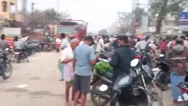 తుంగతుర్తి: పండుగ విందు.. మటన్ 'మజా': తుంగతుర్తిలో మాంసం విక్రయాలు జోరు