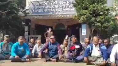 ওন্দা: ৭ নম্বর ফর্ম জমা না নেওয়ার অভিযোগে ওন্দায় বিডিও অফিস ঘেরাও, রাস্তায় নেমে বিজেপির বিক্ষোভ