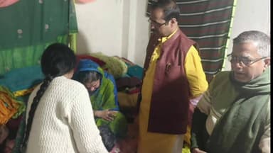 মহিষাদল: ভিন রাজ্যে কাজ করতে গিয়ে পরিযায়ী শ্রমিকের মৃত্যু সমবেদনা জানাতে মহিষাদলের বিধায়ক মহিষাদল স্বরবেড়িয়া