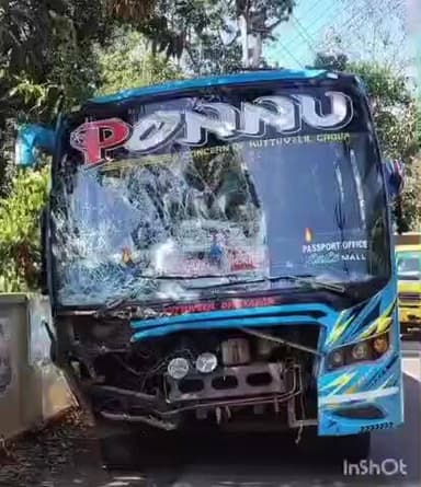 കുട്ടനാട്: സ്വകാര്യ ബസ് അപകടത്തിൽ പെട്ടു യാത്രികർക്ക് പരിക്ക്