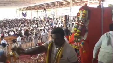 ಸಿಂಧನೂರು: ಸಿದ್ದರಾಮಾನಂದ ಸ್ವಾಮಿ ಲಿಂಗೈಕ್ಯ ತಿಂಥಣಿಗೆ ಹರಿದು ಬಂದ ಭಕ್ತರು ಅಂತಿಮ ದರ್ಶನ ಪಡೆದಿದ್ದಾರೆ