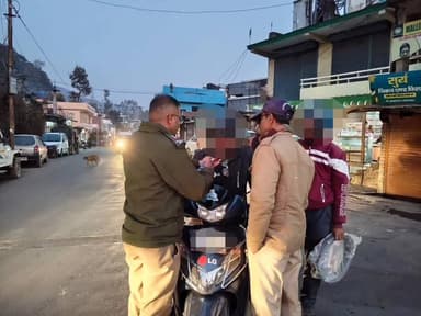 धारचूला: थाना नाचनी पुलिस ने शराब पीकर वाहन चलाने वाले चालक को किया गिरफ्तार