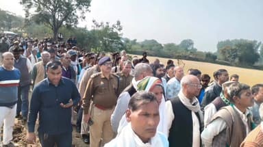 जालौन: पूर्व सांसद रामचरण दोहरे का छिरिया सलेमपुर गांव में अंतिम संस्कार हुआ, राजनेताओं ने पहुंचकर किया नमन