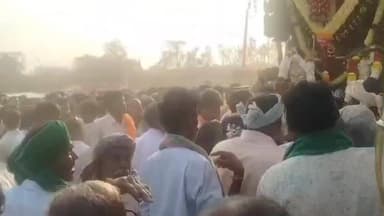 ಕಲಘಟಗಿ: ಕಲಘಟಗಿ ತಾಲ್ಲೂಕಿನ ಸಂಗೇದೇವರಕೊಪ್ಪ ಗ್ರಾಮದ ಸಂಗಮೇಶ್ವರ ಬಸವಣ್ಣ ದೇವರ ಜಾತ್ರಾ ರಥೋತ್ಸವ