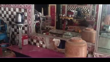 सरैयाहाट: सरैयाहाट/बाजार चरकापाथर में ज्वेलरी शॉप से अज्ञात चोरों ने सेंधमारी कर लाखों के जेवरात चुराए