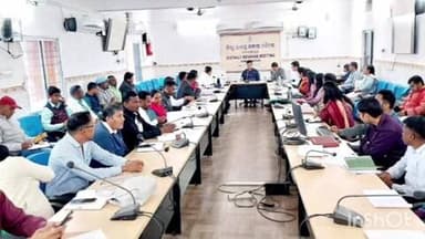 ନବରଙ୍ଗପୁର ପୋଲିସ ଷ୍ଟେସନ: ସ୍ଥାନୀୟ ଡିପିଆରସୀ ସଭା ଗୃହରେ ଜିଲ୍ଲା ସ୍ତରୀୟ ମାସିକ ରାଜସ୍ବ ପରିଚାଳନା ବୈଠକ ଅନୁଷ୍ଠିତ