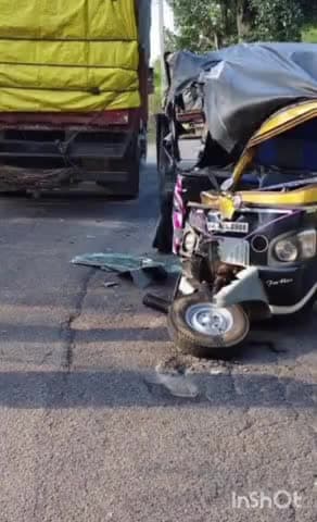 ಕೊಪ್ಪ: ಹೊಗೆಬೈಲ್ ಬಳಿ ಕ್ಯಾಂಟರ್ - ಆಟೊ ಮುಖಾಮುಖಿ ಡಿಕ್ಕಿ.! ಅದೃಷ್ಟವಶಾತ್ ಚಾಲಕ ಪಾರು.!