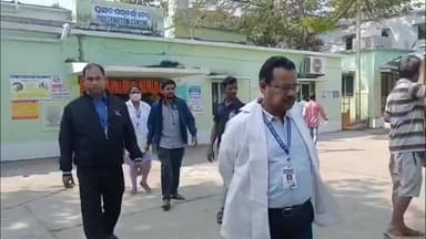 ଆସିକା: ଆସିକା ଉପଖଣ୍ଡ ଚିକିତ୍ସାଳୟ ପରିଦର୍ଶନ କଲା କାୟାକଳ୍ପ ଟିମ