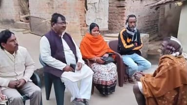 কাশীপুর: দলের কর্মীর বিপদে পাশে দাঁড়ালেন বিধায়ক কাশীপুর মন্ডল ৫-র বহু পুরনো দিনের কার্যকর্তা বদন মাঝির পরিবারে পাশে দাঁড়ালেন MLA