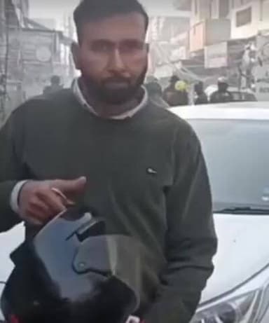 श्रीगंगानगर की सेतिया कॉलोनी में बुधवार देर रात बेकाबू कार ने 2 गाड़ियों को मारी टक्कर, ब्रेक फेल होने से हुआ हादसा