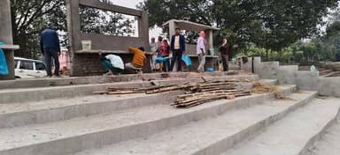 जिला परिषद प्रतिनिधि दिनेश माझी ने किशनगंज जिले के टेढागाछ ग्राम पंचायत बेगाना के ग्राम महुआ एवं आसपास के छठ व्रतीयों क...