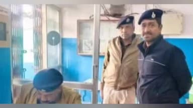 सिंघेश्वर: सिंघेश्वर थाना क्षेत्र: पुलिस पदाधिकारी ने बैंकों एवं सार्वजनिक स्थलों का किया निरीक्षण