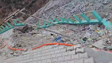 टापरी: किन्नौर के टापरी सब्जी मंडी के मैदान में दीवार गिरने के बाद आ रही दरारें, तस्वीरें आई सामने