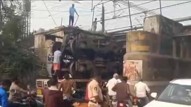 రేణిగుంట పాత చెక్పోస్ట్ సమీపంలో బ్రిడ్జి వద్ద ఇరుక్కున్న లారీ