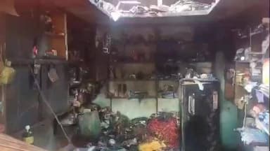 हरनौत: गोसाईमठ गांव में अज्ञात बदमाशों ने किराना दुकान में लगाई आग, ₹3 लाख का सामान जलकर खाक