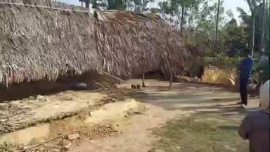 ডুমডুমা: ডুমডুমাৰ কাকজানত বন্যহস্তীৰ সন্ত্ৰাস,
পাঁচটাকৈ বাসগৃহ ভাঙি লণ্ডভণ্ড