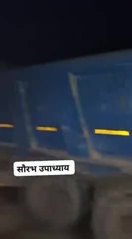 #टूंडला टूंडला क्षेत्र में हो रहा रात को अवैध खनन मिली भगत प्रशासन की 15 डंपर तीन जेसीबी के द्वारा रात्रि के अंधेरे