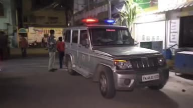 திருச்சி: பாலக்கரை மார்க்கெட் உள்ளிட்ட பல்வேறு இடங்களில் போதை மாத்திரை விற்பனை செய்ததாக பெண்கள் உள்ளிட்ட நபர்களை கைது செய்து சிறையில் அடைத்தனர் காவல்துறையினர்