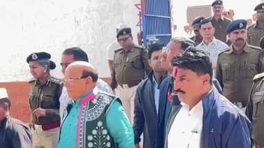 बड़वानी: राष्ट्रीय अनुसूचित जनजातीय आयोग के अध्यक्ष श्री आर्य ने बड़वानी जेल का दौरा किया, कैदियों से की बात