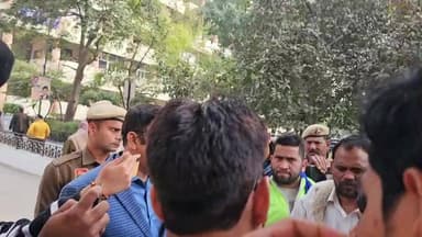 फरीदाबाद डी सी साहब को भीम आर्मी ने
दिया ज्ञापन ..
डीसी साहब ने क्या कहा देखें लाइव..