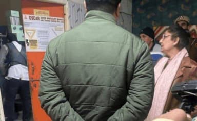 पुलिस और बदमाशों के बीच मुठभेड़ में एएसआई को लगी गोली, हॉस्पिटल भर्ती ,परिवार ने एनकाउंटर को फर्जी बताया
झज्जर : देर रा...