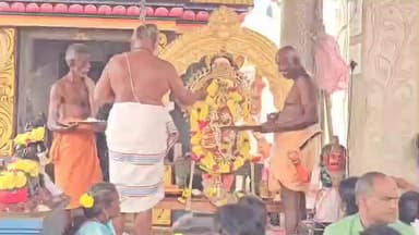 திருவெண்ணைநல்லூர்: சி.மெய்யூர் கிராமத்தில் ஸ்ரீ மாரியம்மன் ஆலயத்தில், பொங்கல் பண்டிகையை ஒட்டி திருக்கல்யாணம் நிகழ்ச்சியில் பெண்கள் ஒன்று சேர்ந்து அம்மனுக்கு ஒரு சவரன் தங