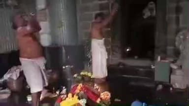 దర్శి: లక్కవరం గ్రామంలోని అతి పురాతన శివాలయం నందు సంక్రాంతి కనుమ సందర్భంగా ప్రత్యేక పూజలు