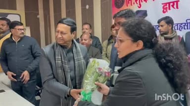 संडीला: याचिका समिति के सभापति अशोक अग्रवाल ने कछौना ब्लॉक में बांटे कम्बल, कम्बल पाकर चेहरों पर दौड़ी मुस्कान