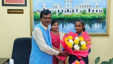 পূর্ণিমা বর্মন কুরাস এ জাতীয় স্বর্ণপদক জয়ী। বাড়ি খোয়াই আজ পূর্ণিমা সহ অন্যান্য পদকপ্রাপ্ত সবাইকে সংবর্ধিত করে খোয়া...