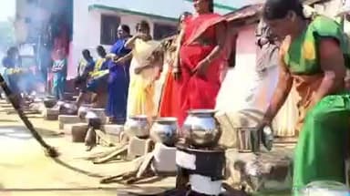 கொல்லிமலை: மலைவாழ் மக்களுடன் பொங்கல் விழா கொண்டாடிய அமைச்சர்