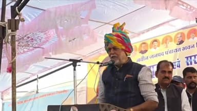 खिलचीपुर: खिलचीपुर में भूमि पूजन कार्यक्रम में मंत्री पहलाद पटेल ने स्कूली छात्राओं के बैंड की प्रशंसा की